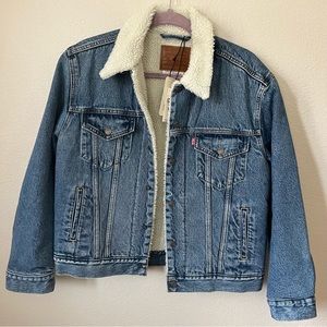 NWT Levi’s Ex-Boyfriend Sherpa Trucker Jean Jacket
